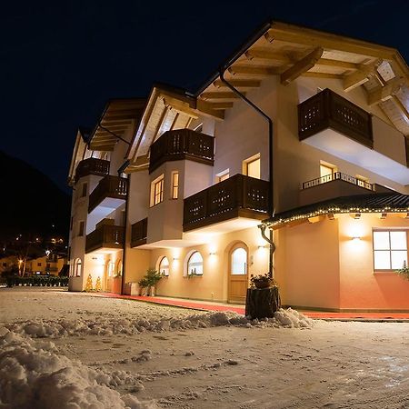 Hotel Garnì Paradisi - Wellness&Spa Mezzano Exteriör bild