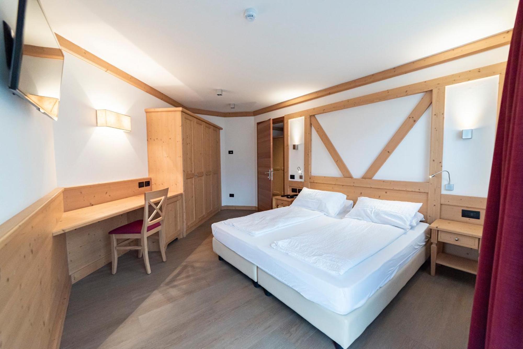 Hotel Garnì Paradisi - Wellness&Spa Mezzano Exteriör bild