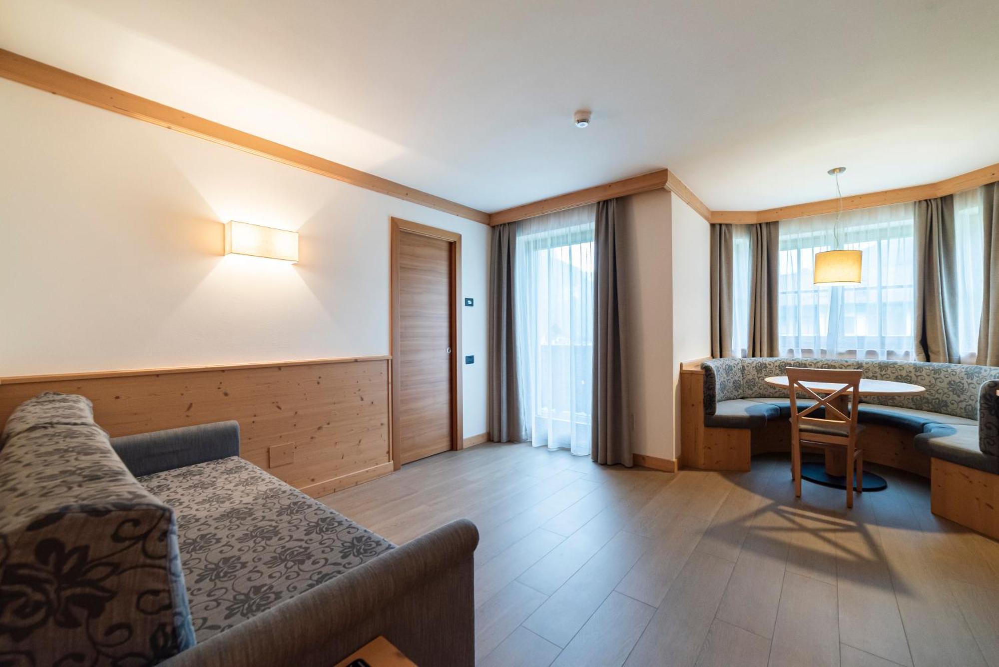 Hotel Garnì Paradisi - Wellness&Spa Mezzano Exteriör bild