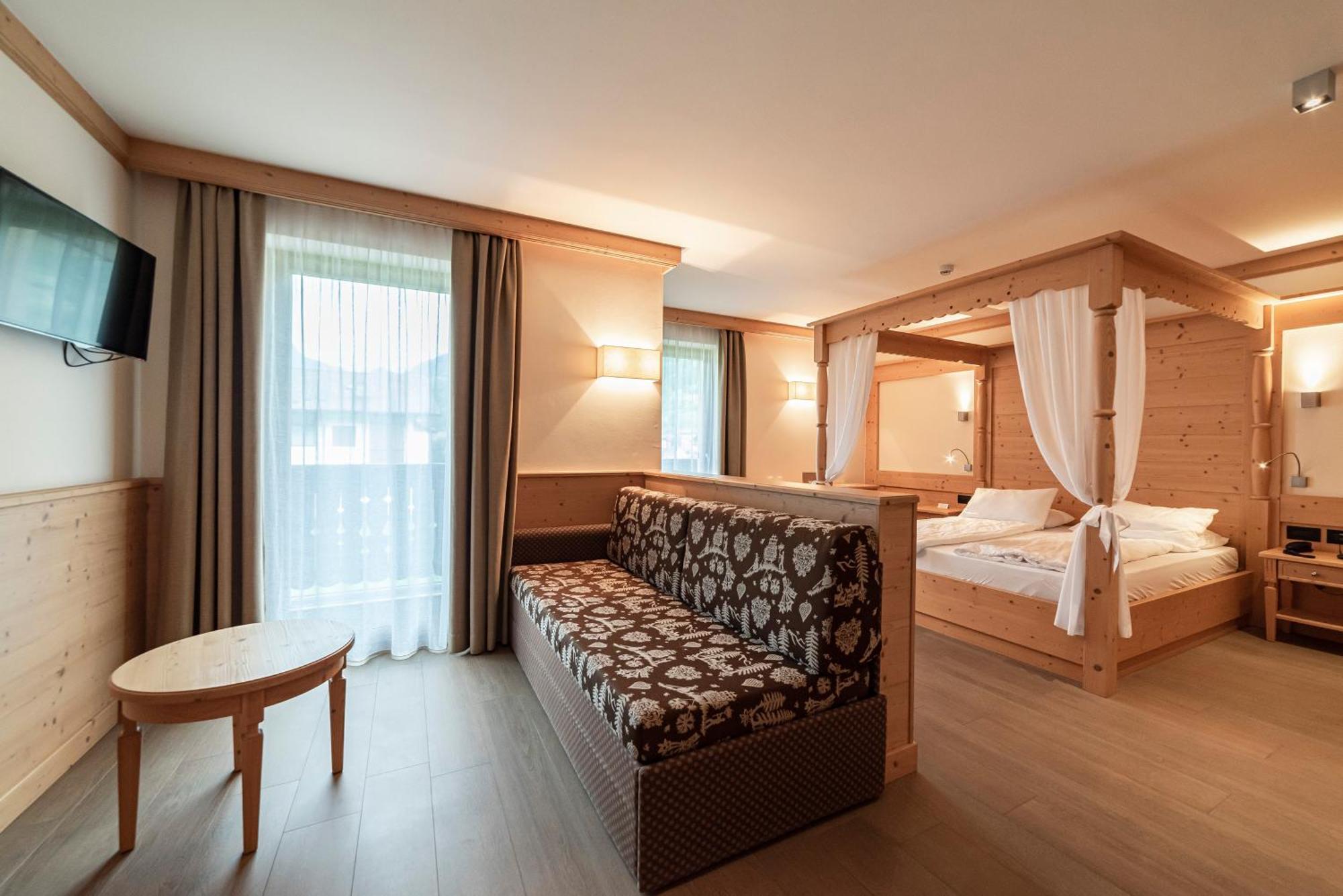 Hotel Garnì Paradisi - Wellness&Spa Mezzano Exteriör bild
