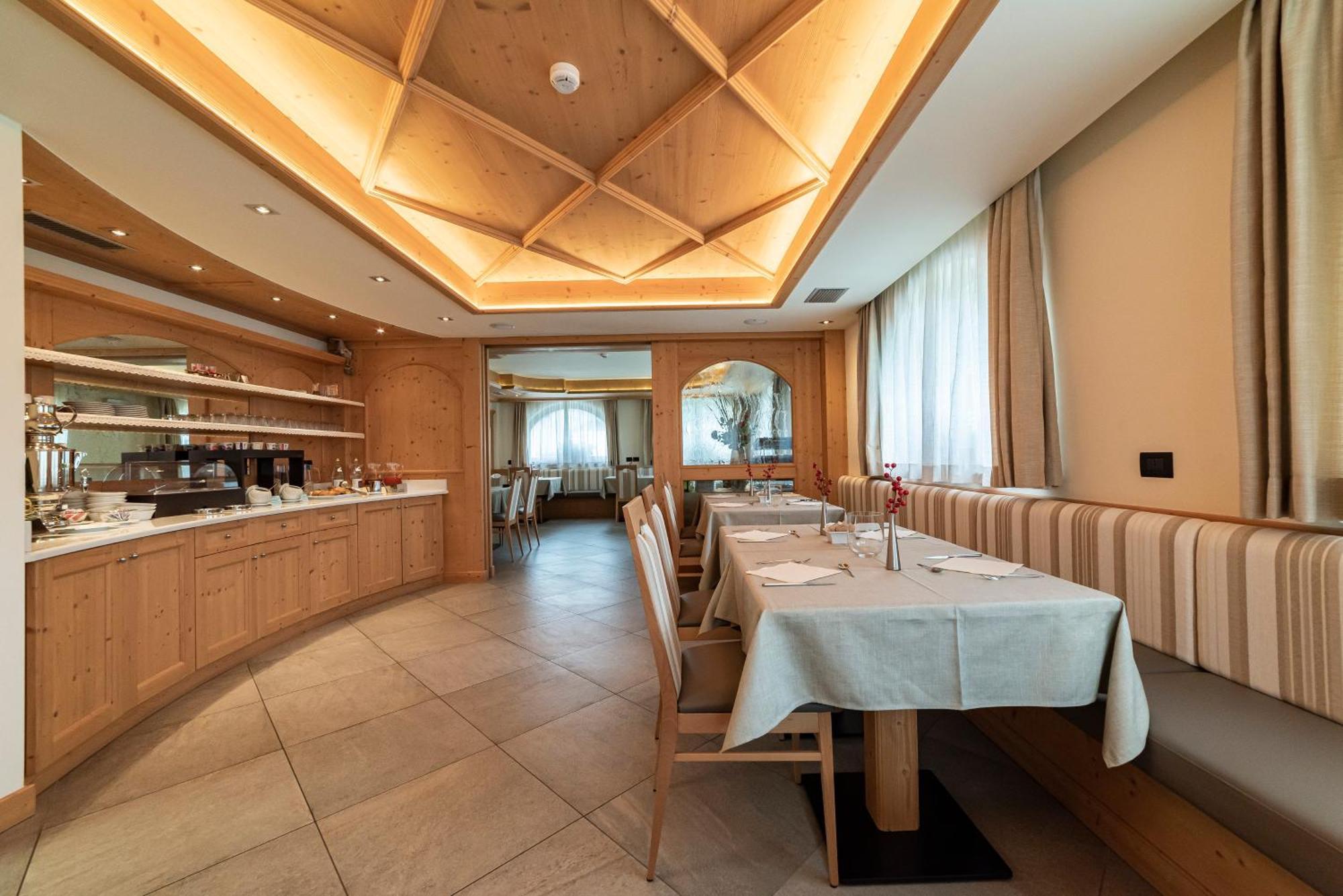 Hotel Garnì Paradisi - Wellness&Spa Mezzano Exteriör bild