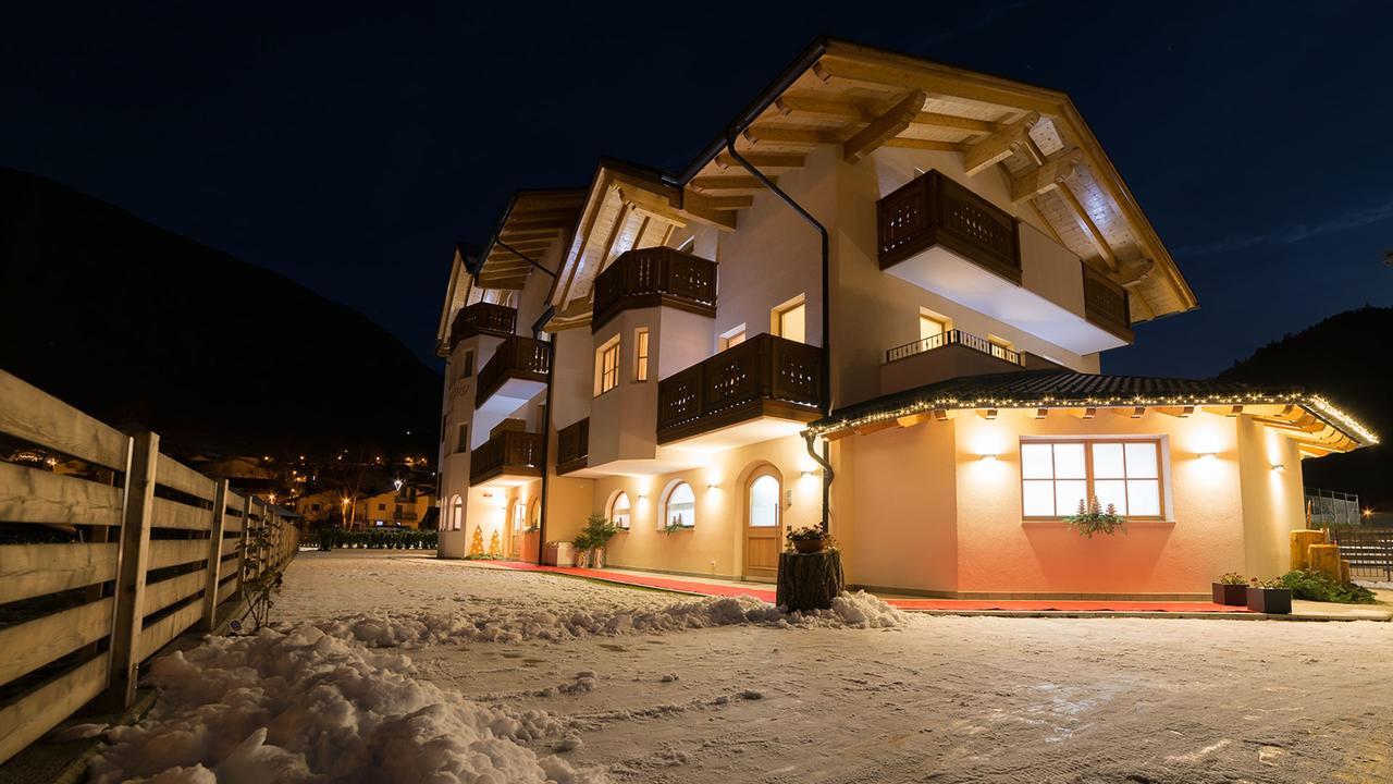 Hotel Garnì Paradisi - Wellness&Spa Mezzano Exteriör bild
