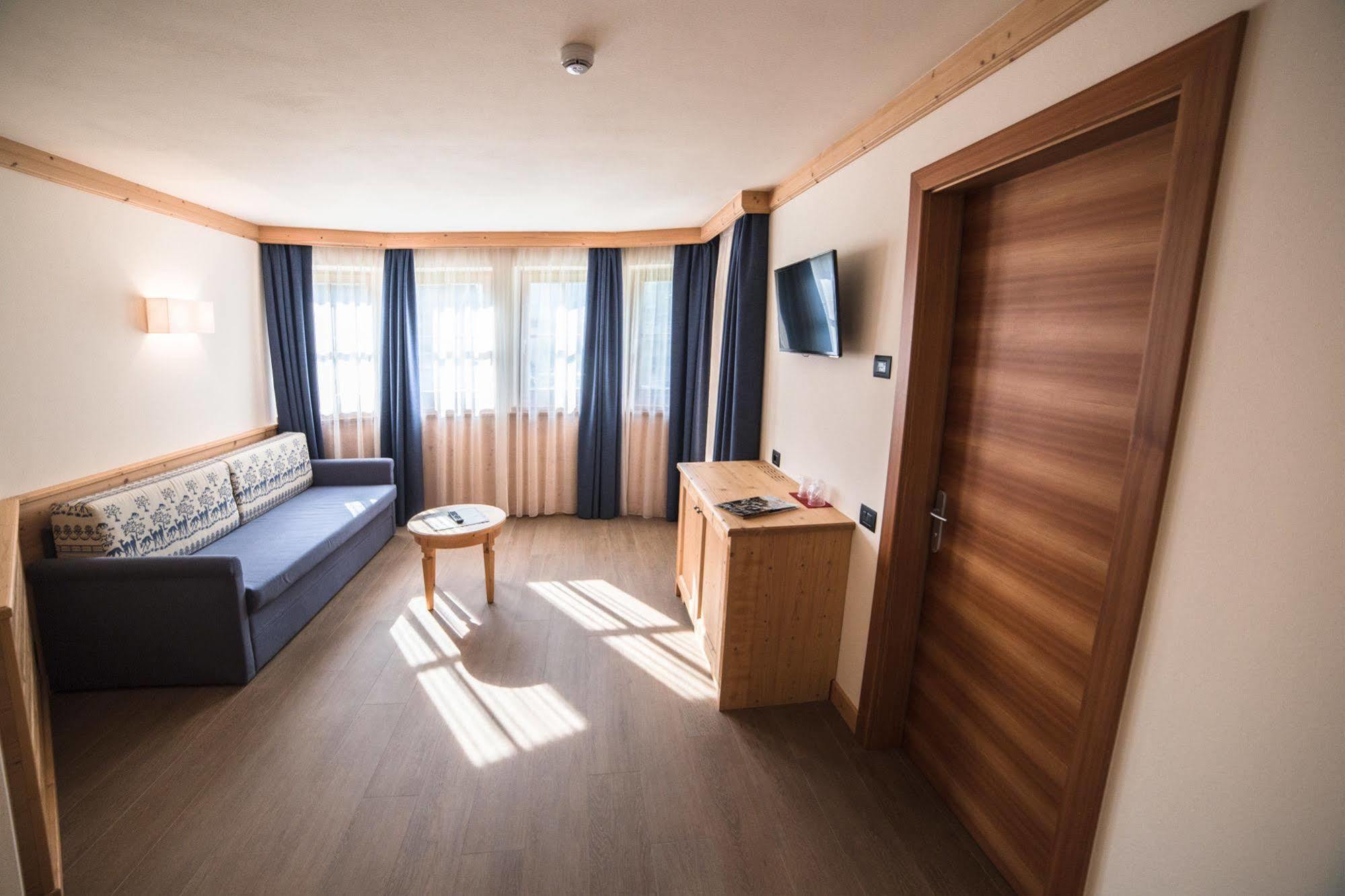 Hotel Garnì Paradisi - Wellness&Spa Mezzano Exteriör bild