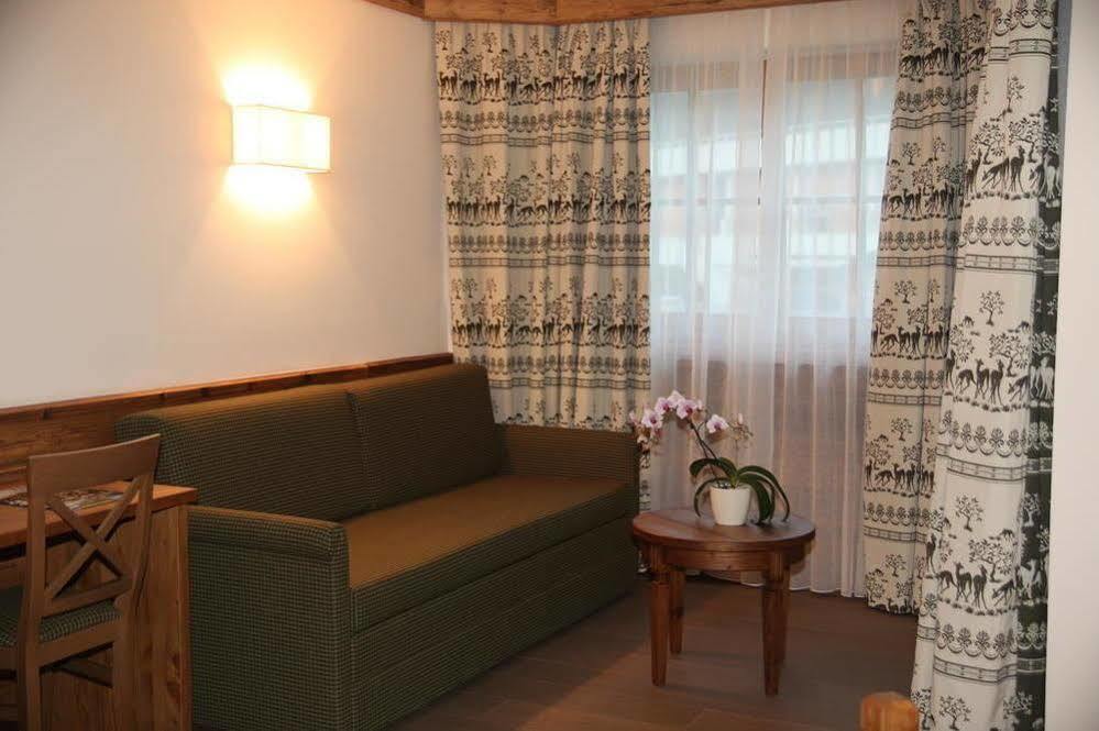 Hotel Garnì Paradisi - Wellness&Spa Mezzano Exteriör bild