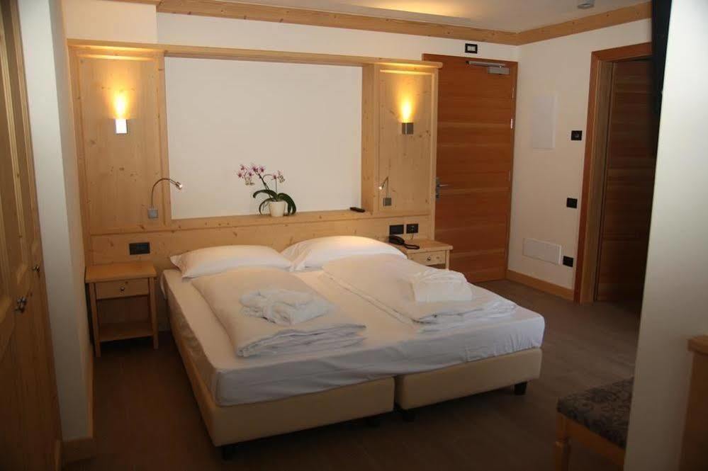 Hotel Garnì Paradisi - Wellness&Spa Mezzano Exteriör bild