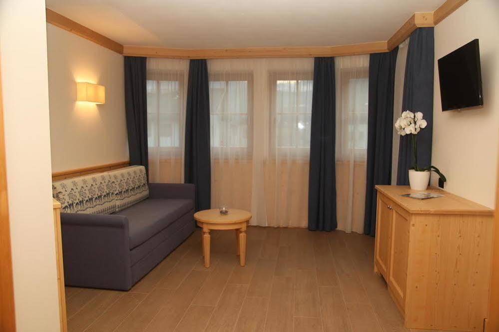 Hotel Garnì Paradisi - Wellness&Spa Mezzano Exteriör bild