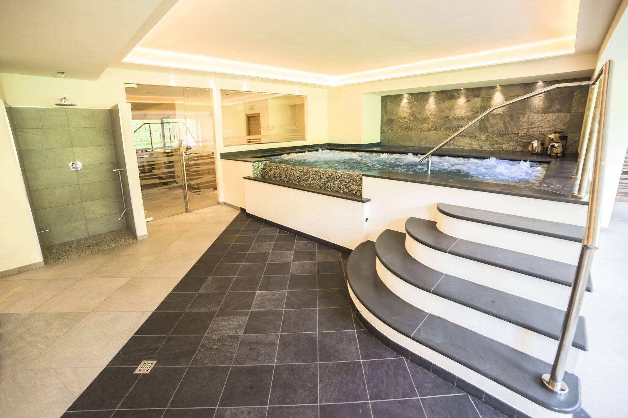 Hotel Garnì Paradisi - Wellness&Spa Mezzano Exteriör bild